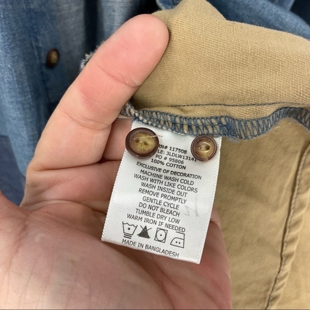 Levi’s Patchwork Button Front Light Weight Cotton… - image 8